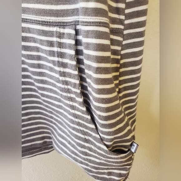 Toad&co Womens Gray/white striped tunic top. 3/4 length sleeves. Oversized. Size - Picture 4 of 6